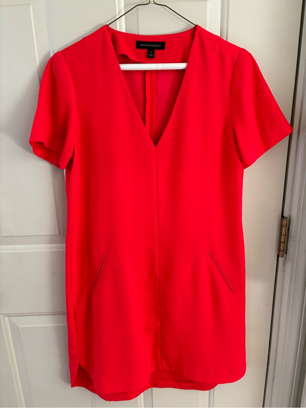 Banana Republic Bright Red V-Neck Short Sleeve Dress